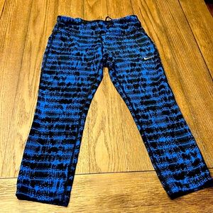 NWOT womens Nike crops